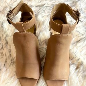 MAKE AN OFFER. Great condition Vince Camuto peep toe bootie, taupe